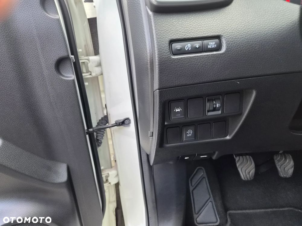 Nissan Qashqai 1.6 DIG-T N-Connecta - 16