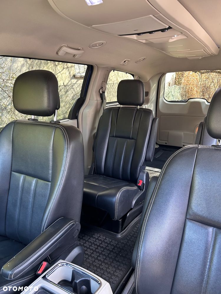 Chrysler Town & Country 3.6 Touring - 16