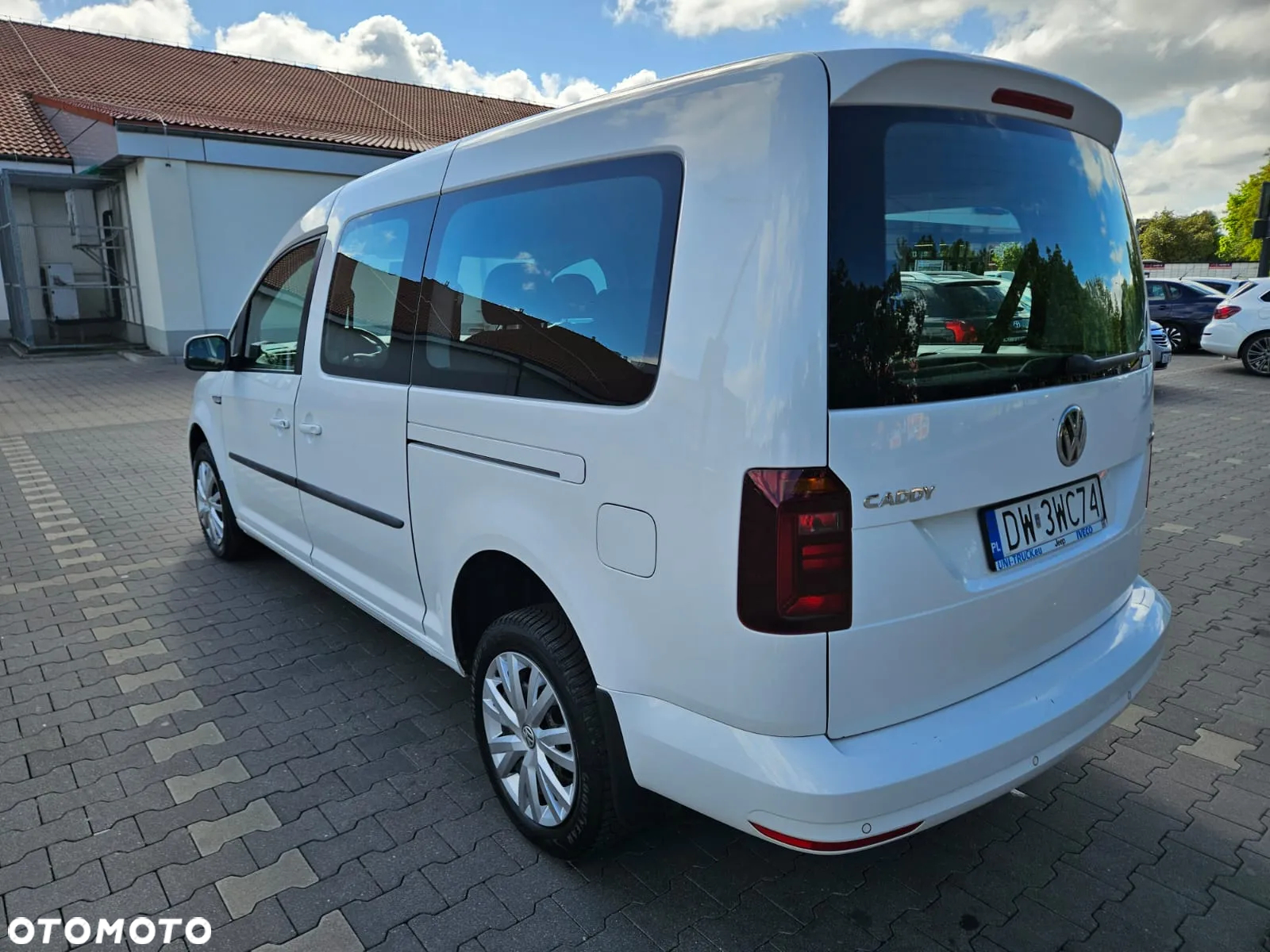 Volkswagen Caddy Maxi 2.0 TDI Trendline 4Motion DSG - 3