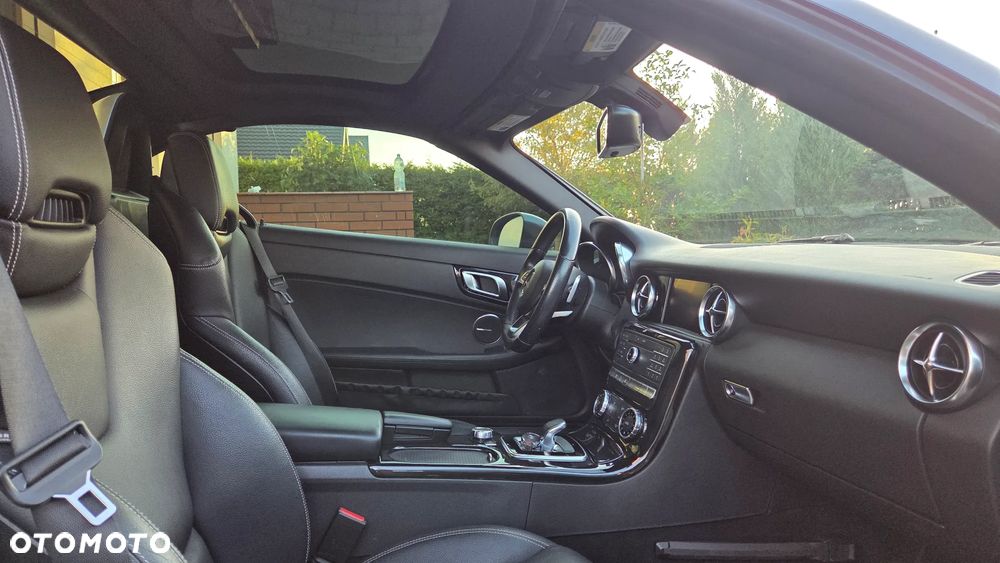 Mercedes-Benz SLC 300 9G-TRONIC - 15