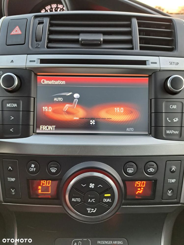 Toyota Verso 1.6 D-4D Prestige - 6