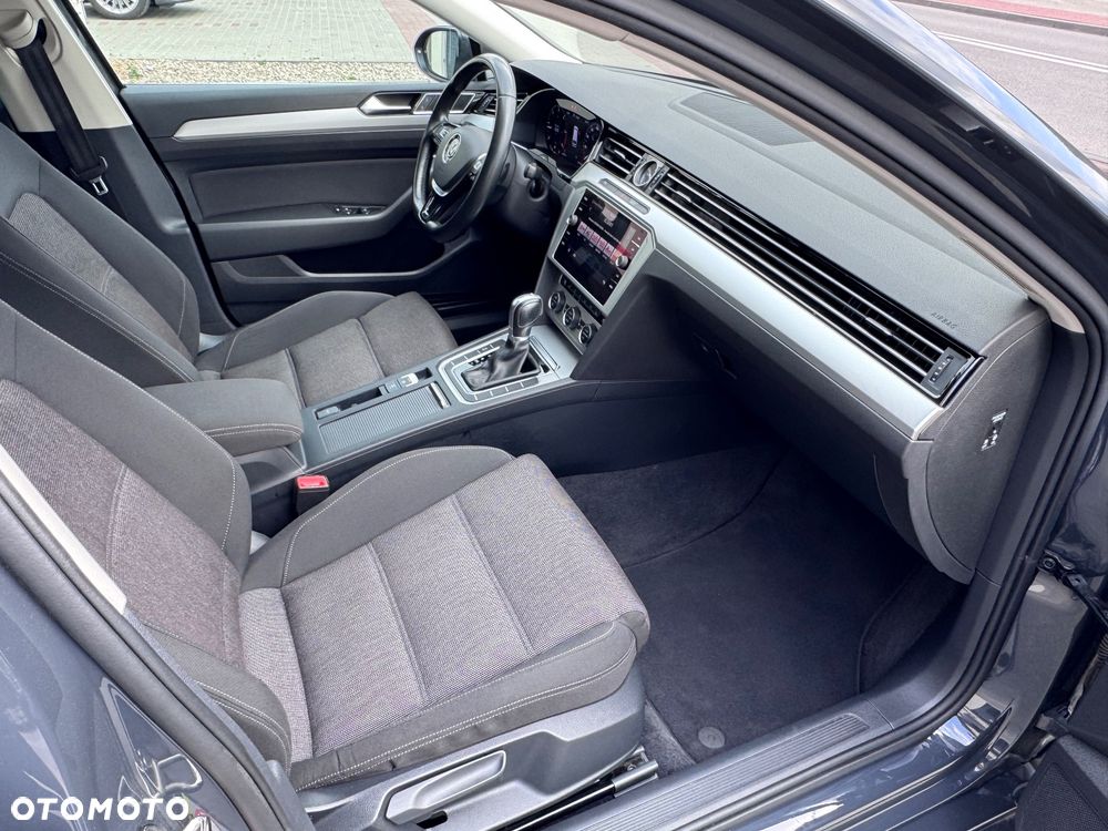 Volkswagen Passat 2.0 TDI SCR DSG - 33