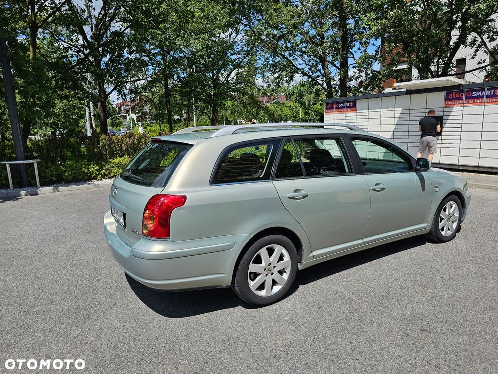Toyota Avensis 2.0 D-4D High - 3