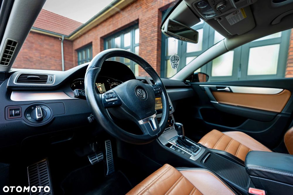 Volkswagen Passat 2.0 TDI Highline DSG - 14