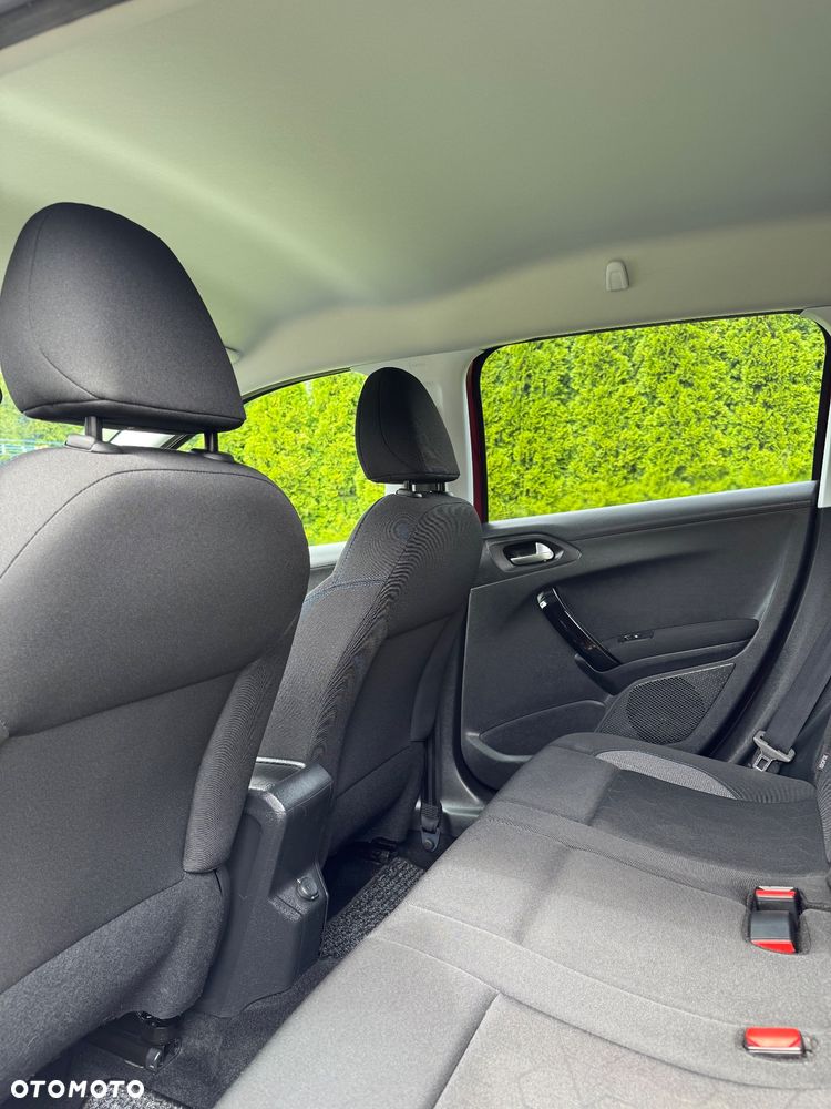 Peugeot 2008 1.5 BlueHDi Signature - 15