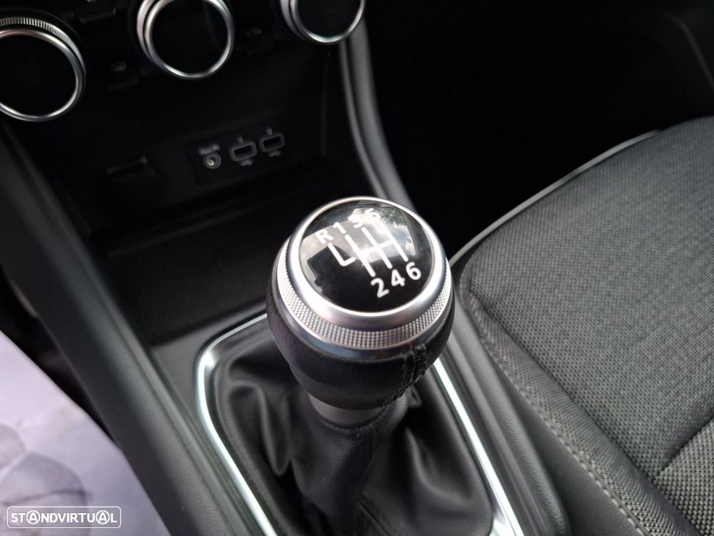 Renault Captur 1.0 TCe Techno Bi-Fuel - 17