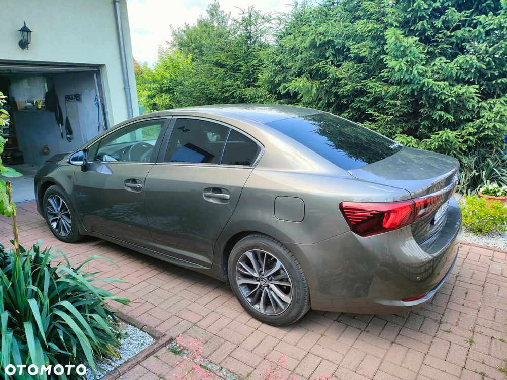 Toyota Avensis 1.8 Premium - 3