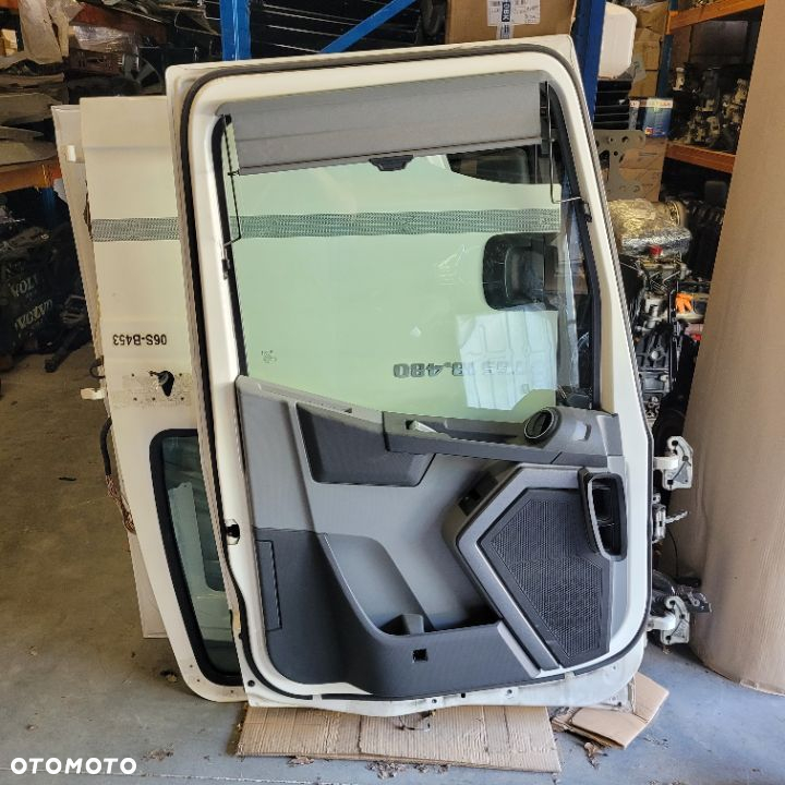 DRZWI LEWE RENAULT RANGE T GAMA - 4