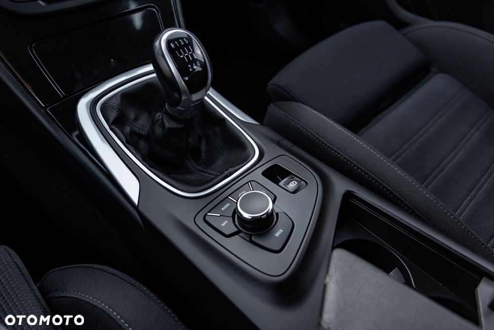 Opel Insignia - 35
