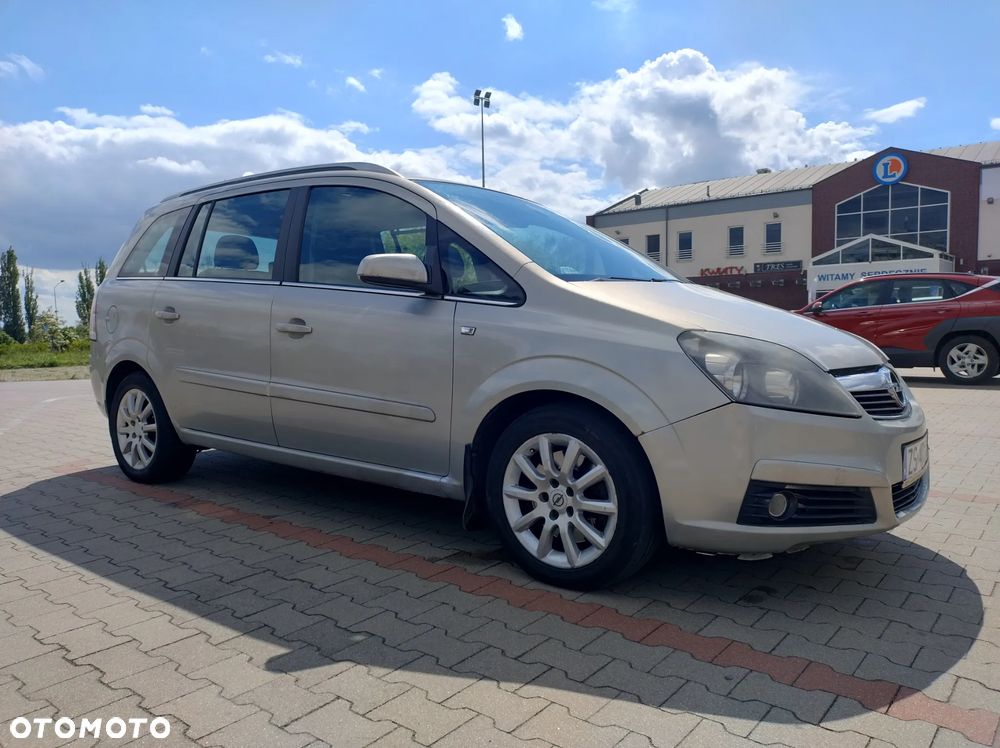 Opel Zafira 1.9 CDTI Sport ActiveSelect - 24