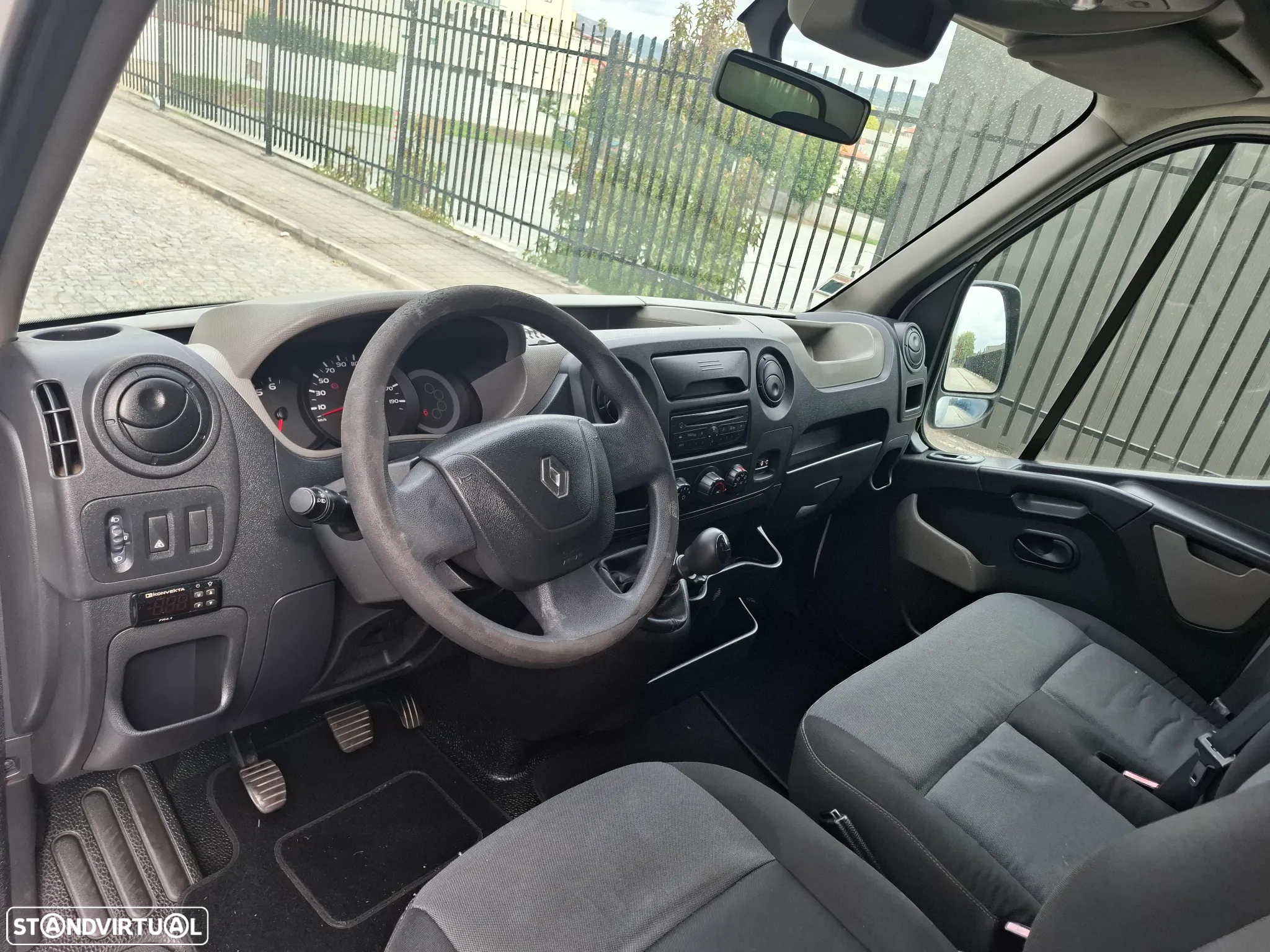 Renault MASTER 2.3DTI C/PLATAFORMA E MOTOR FRIO - 22