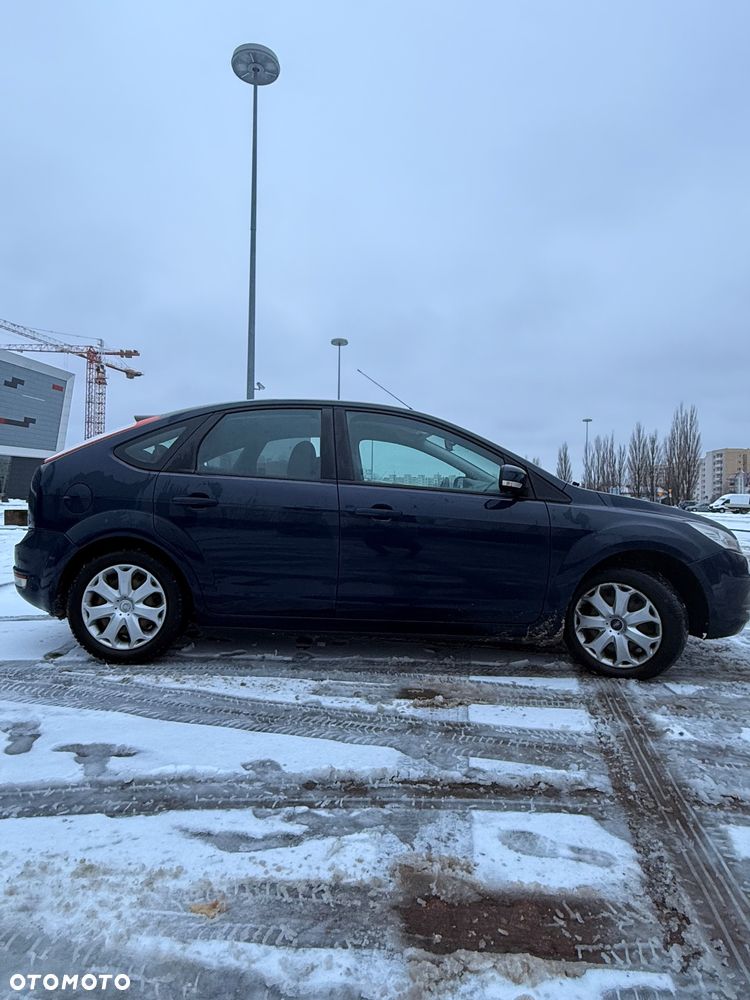 Ford Focus 2.0 Ghia - 6