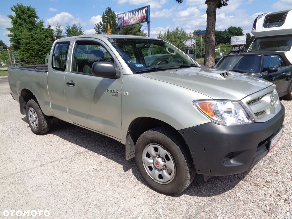 Toyota Hilux 2.5 D-4D DLX 2os 4x2 - 1
