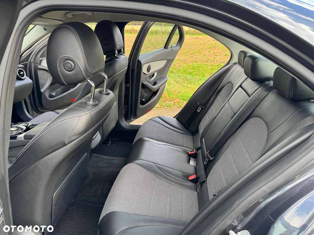 Mercedes-Benz Klasa C 180 7G-TRONIC - 18