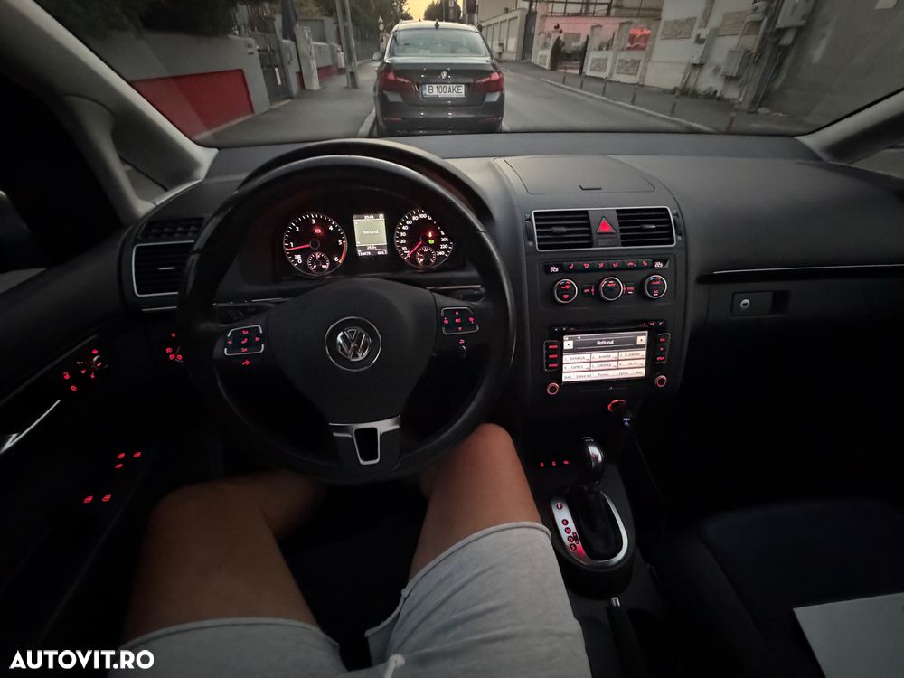 Volkswagen Touran - 21