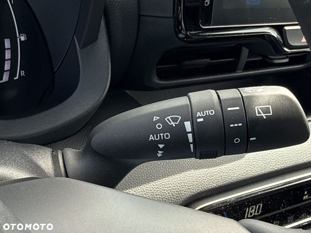 Toyota Yaris Hybrid 1.5 Style - 17
