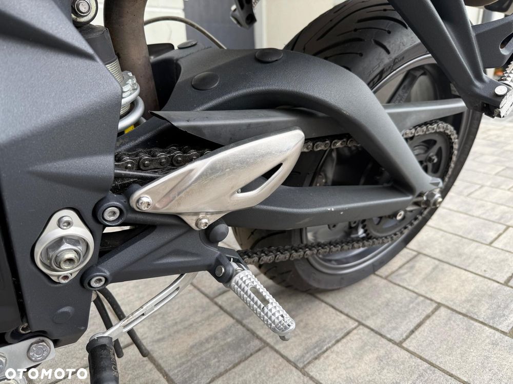 Triumph Street Triple - 14