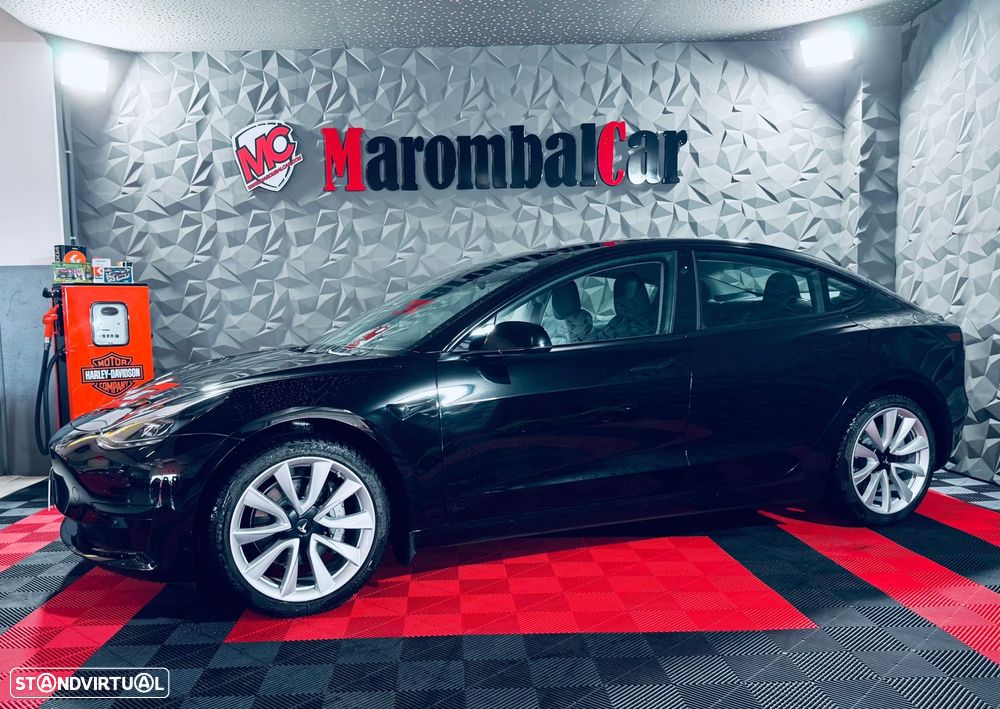 Tesla Model 3 - 1