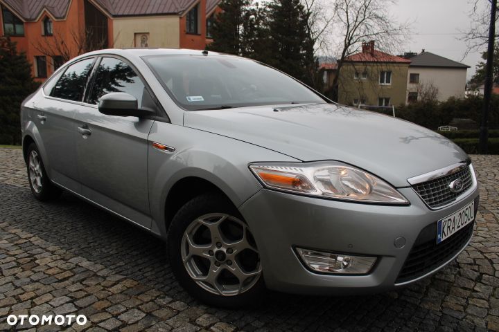 Ford Mondeo 2.0 Ambiente - 28