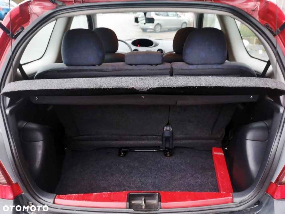 Toyota Yaris 1.0 Base - 4