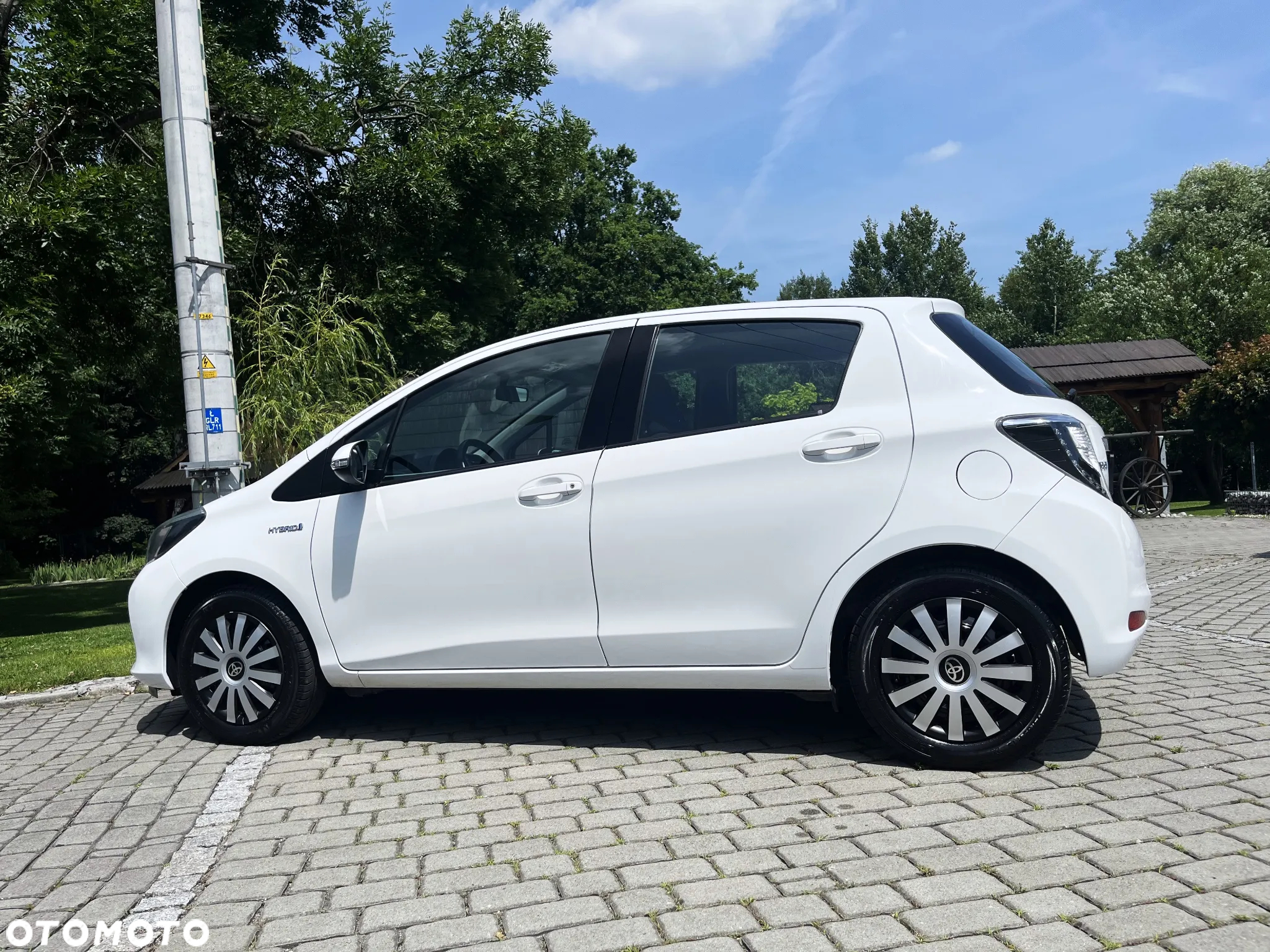 Toyota Yaris Hybrid 100 Premium - 6