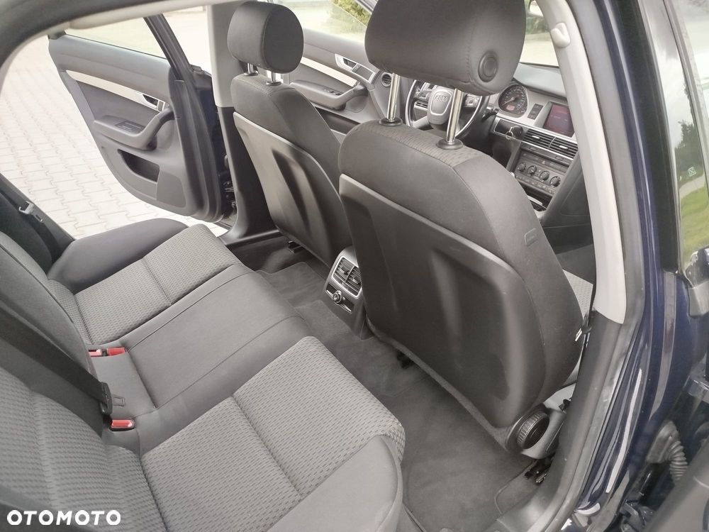 Audi A6 Limousine 2.4 - 15