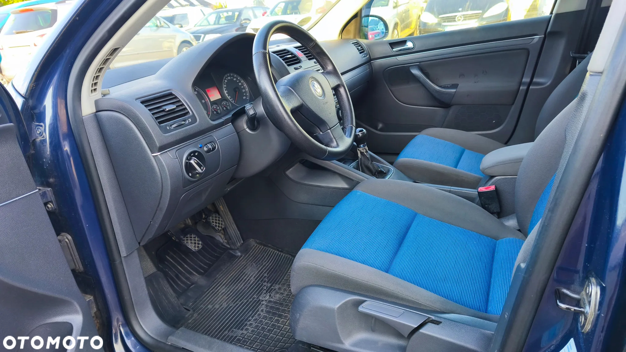 Volkswagen Golf - 15