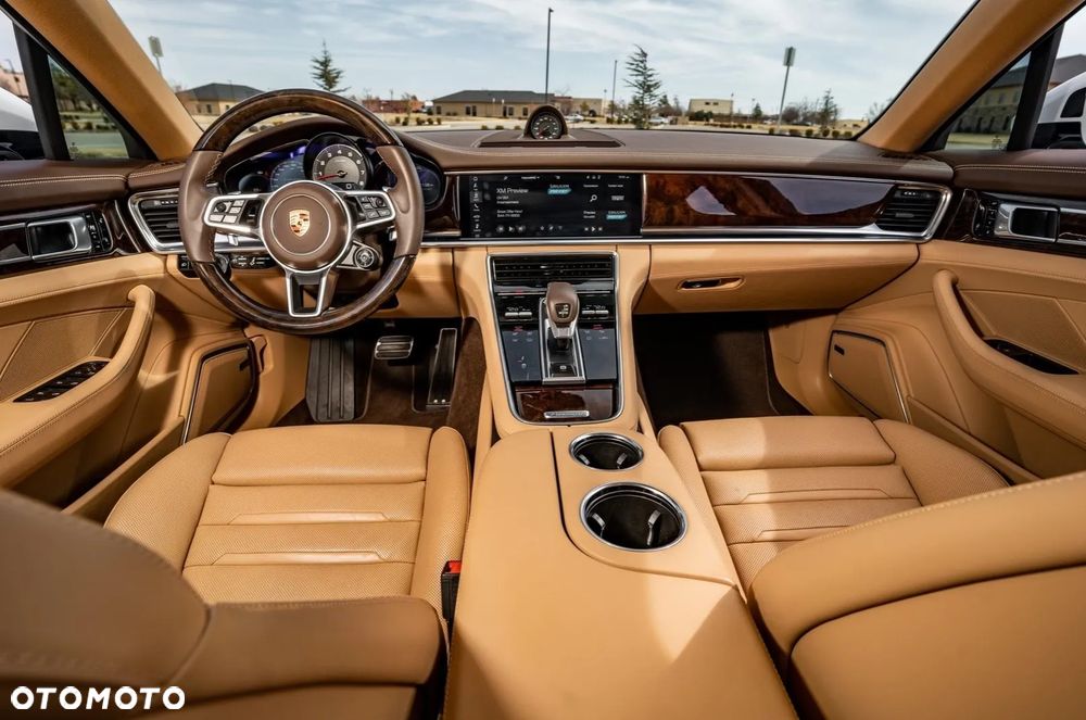 Porsche Panamera 4S - 10