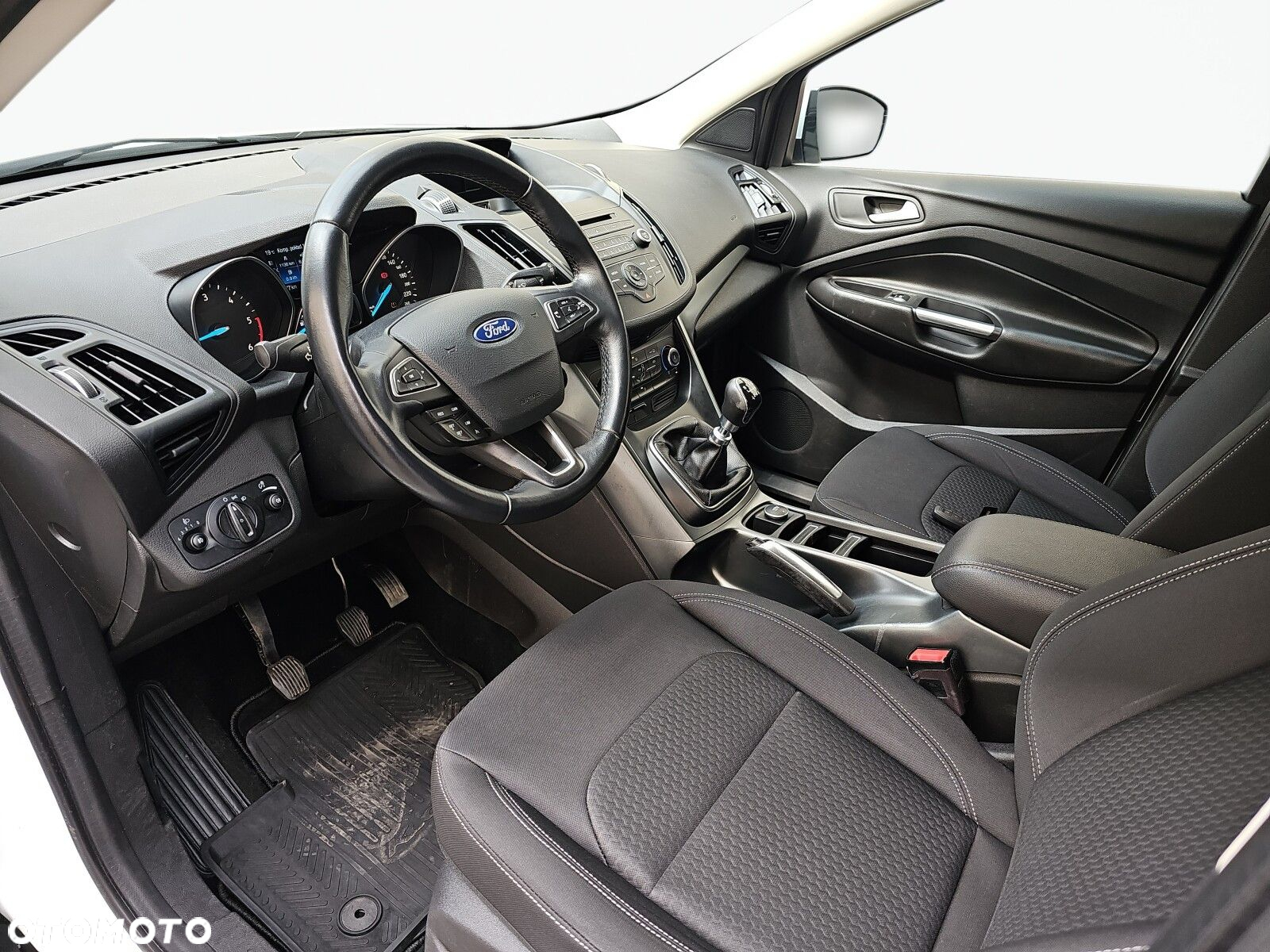 Ford Kuga - 11