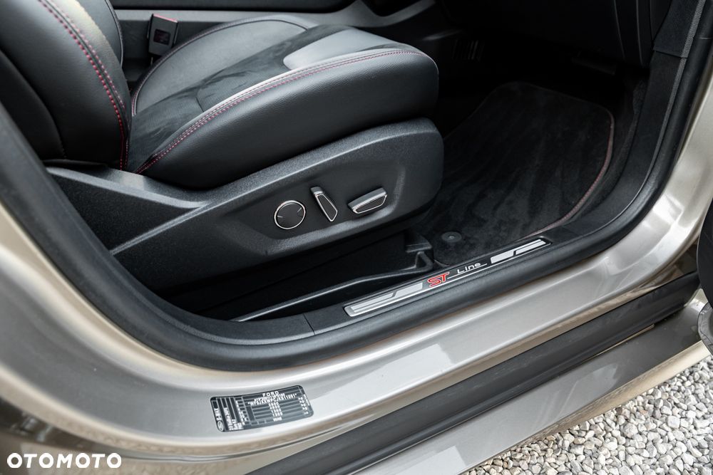 Ford S-Max 2.0 EcoBlue ST-Line - 28