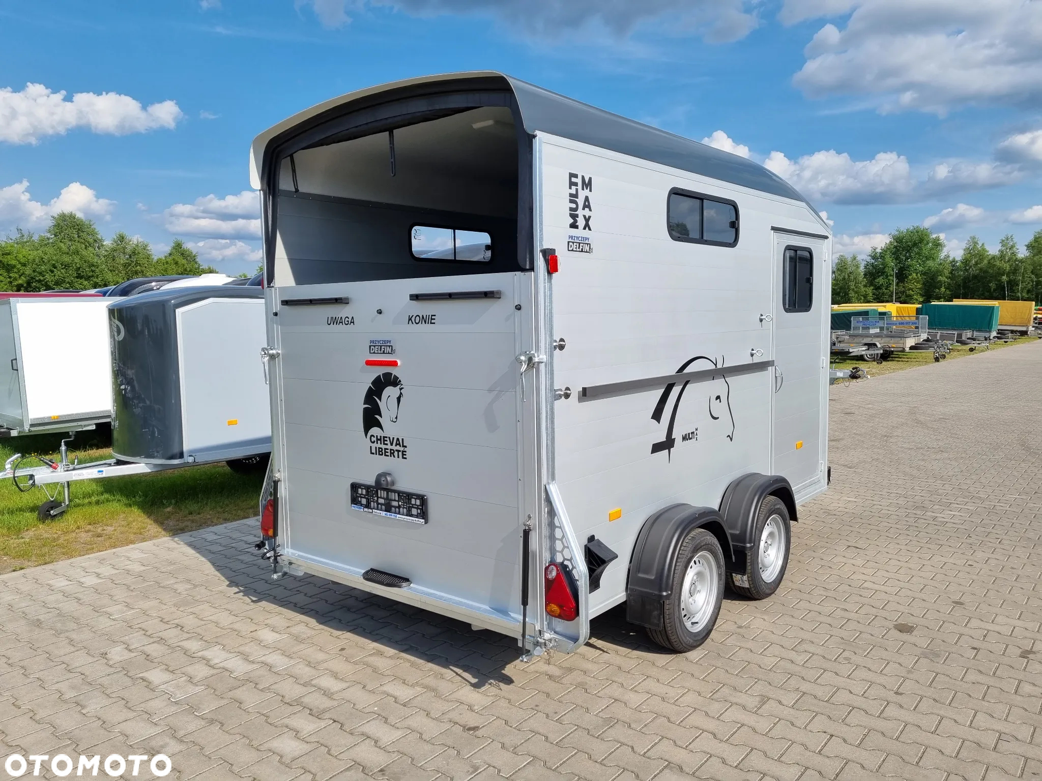 Cheval Liberte Multimax przyczepa na dwa konie | duża siodlarnia | drzwi boczne | 2600 kg DMC | 380×181 cm  |  ALUMINIOWA | Debon | dostawa | mocna i solidna | - 5