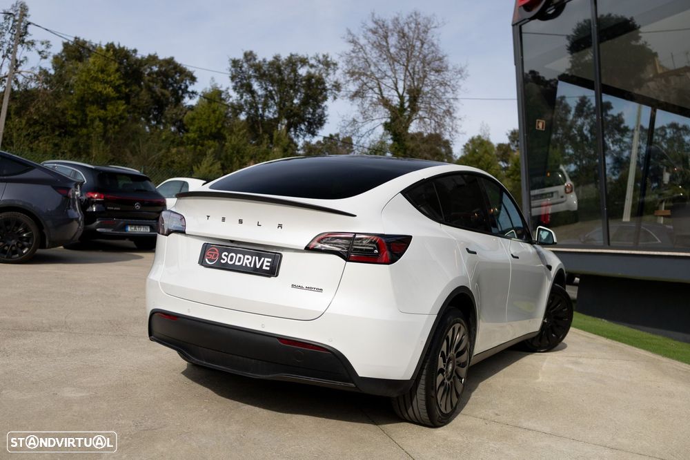 Tesla Model Y Long Range Tração Integral - 24