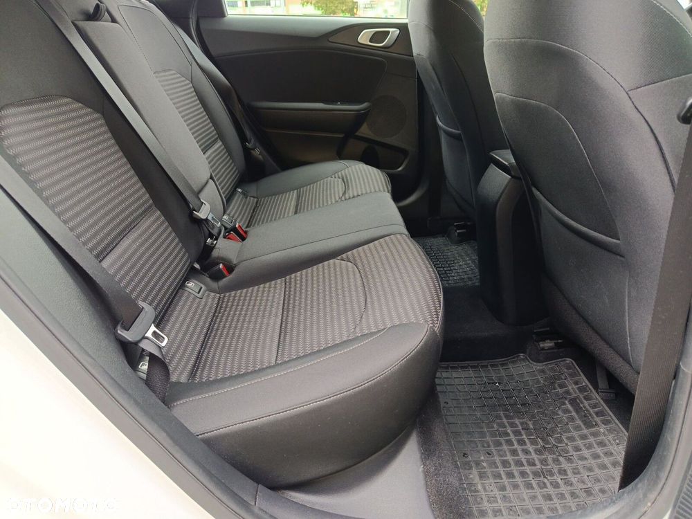 Kia Ceed 1.5 T-GDI M - 14