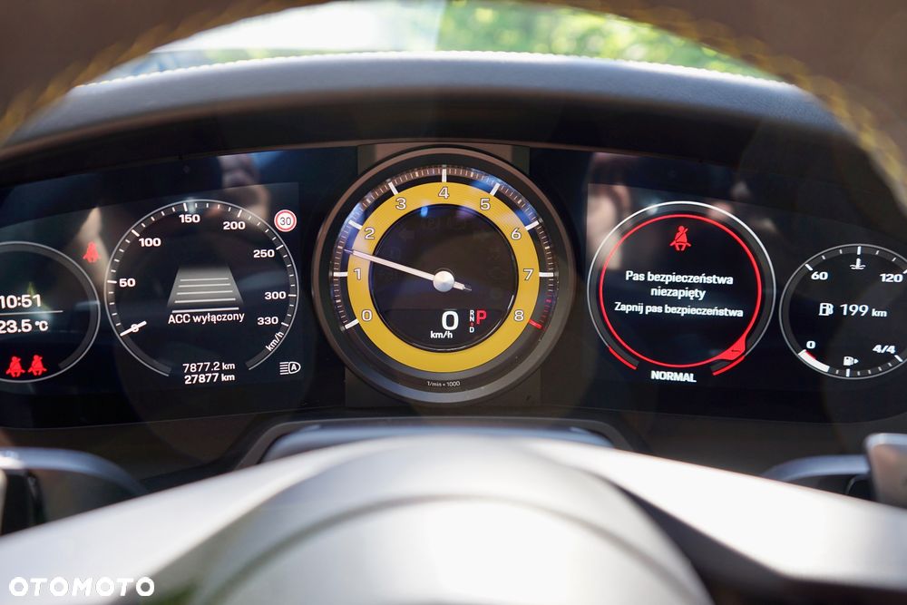 Porsche 911 Carrera 4S - 18