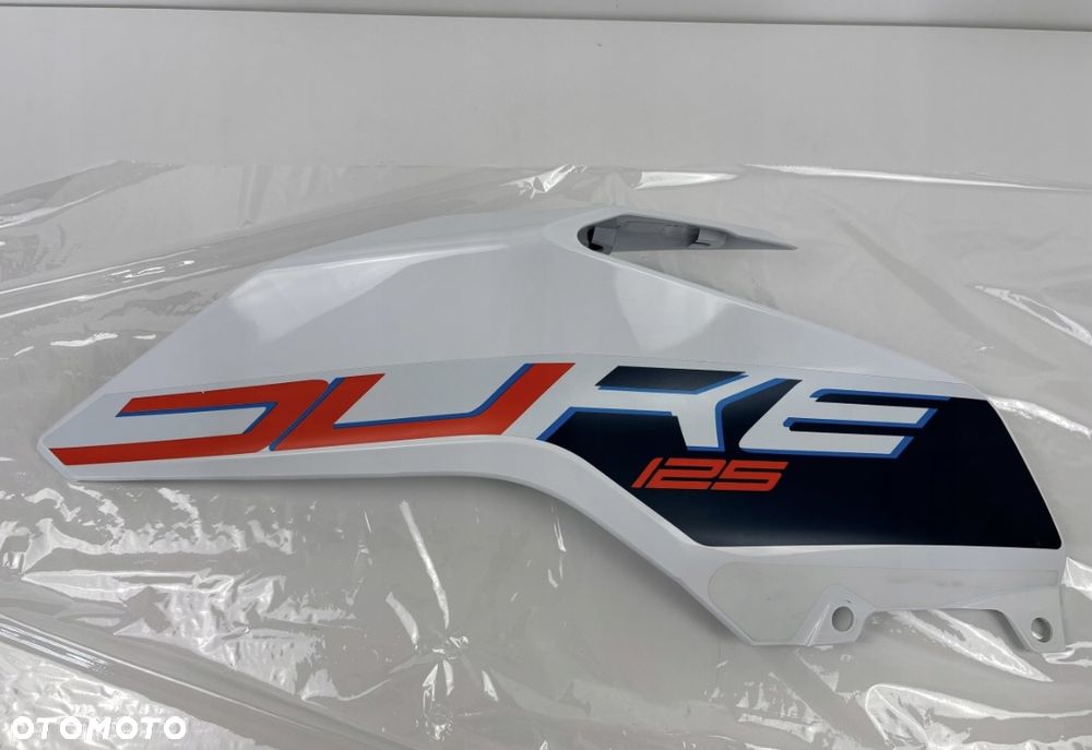 Lewa boczna owiewka KTM DUKE 125 2021-23 Oryginał - 1