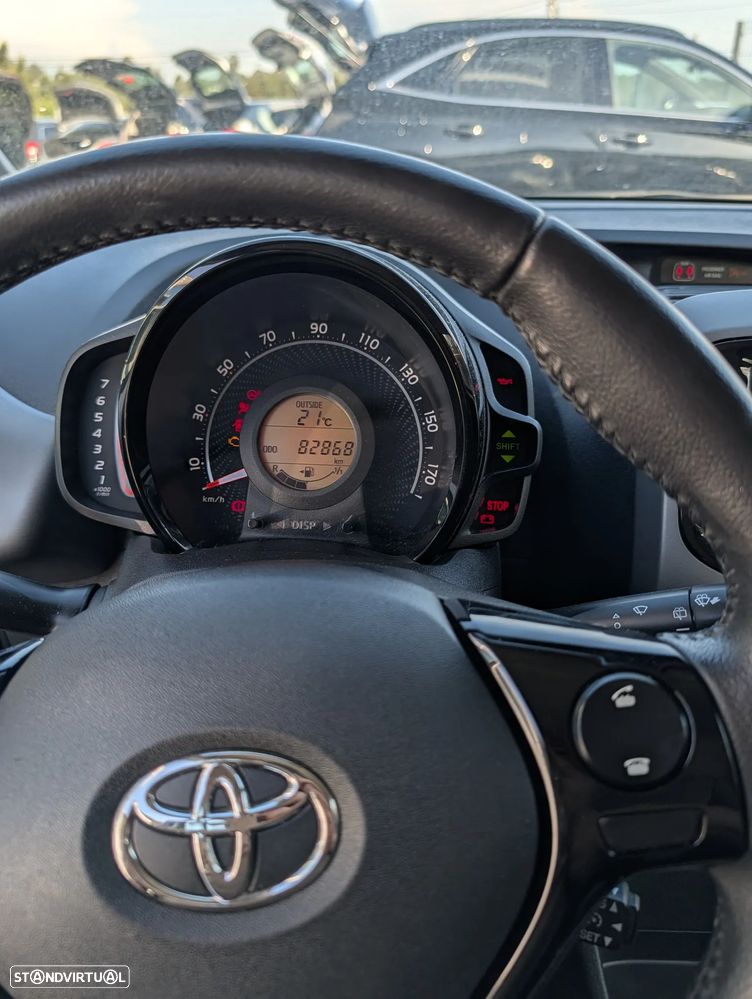 Toyota Aygo x-play - 8