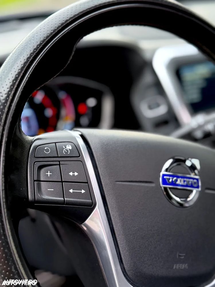 Volvo XC 60 - 32