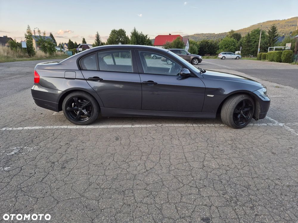 BMW Seria 3 318i - 8