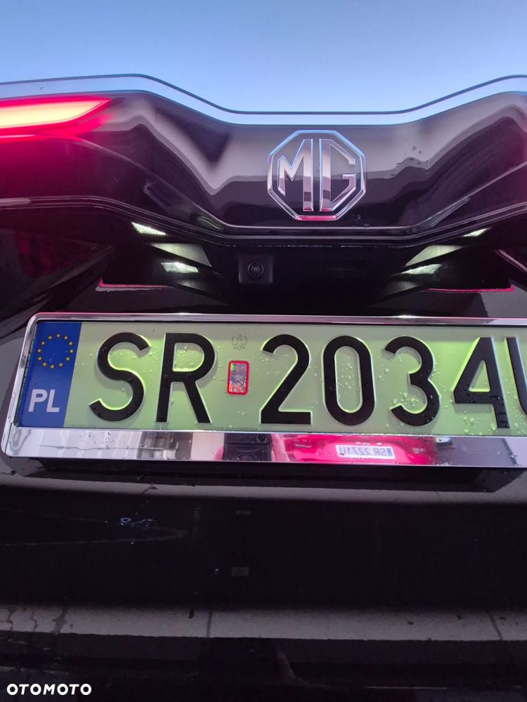 MG 4 Luxury 64 kWh - 9