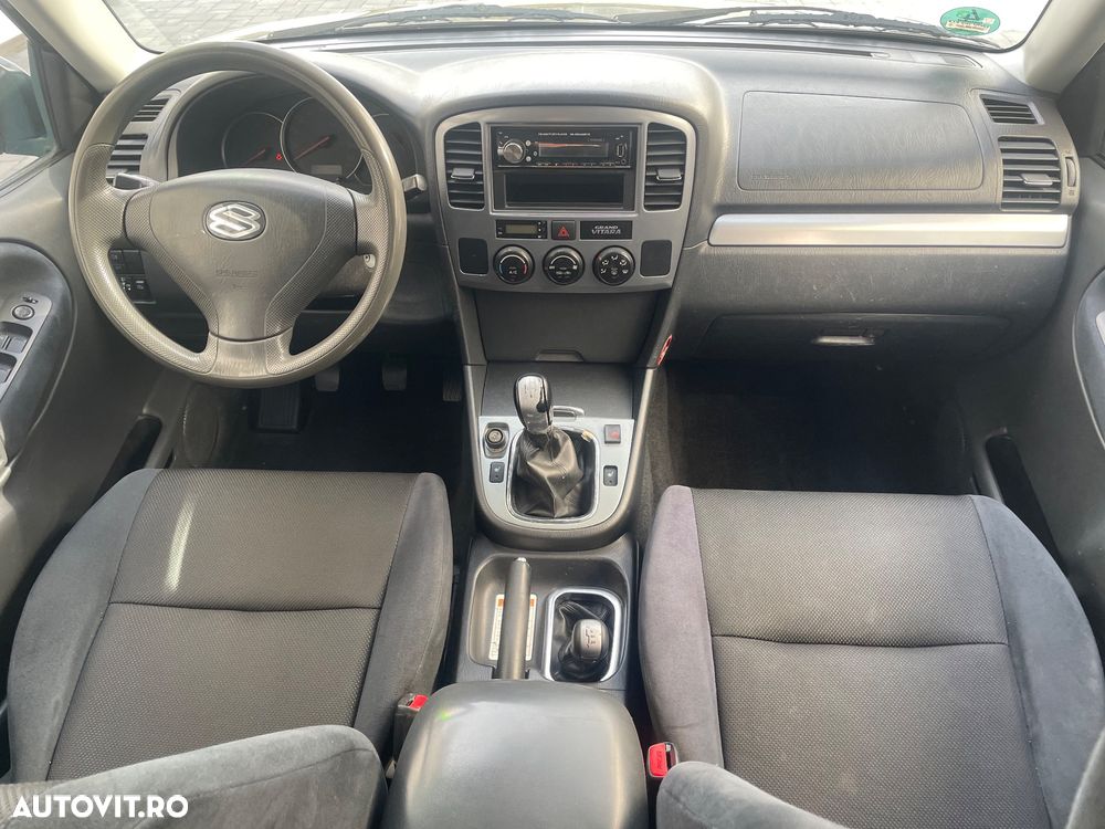 Suzuki Grand Vitara 2.0i - 6