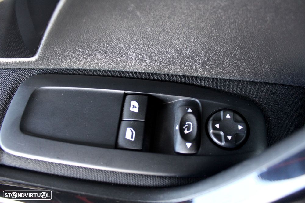 Peugeot 208 1.2 PureTech Signature - 20