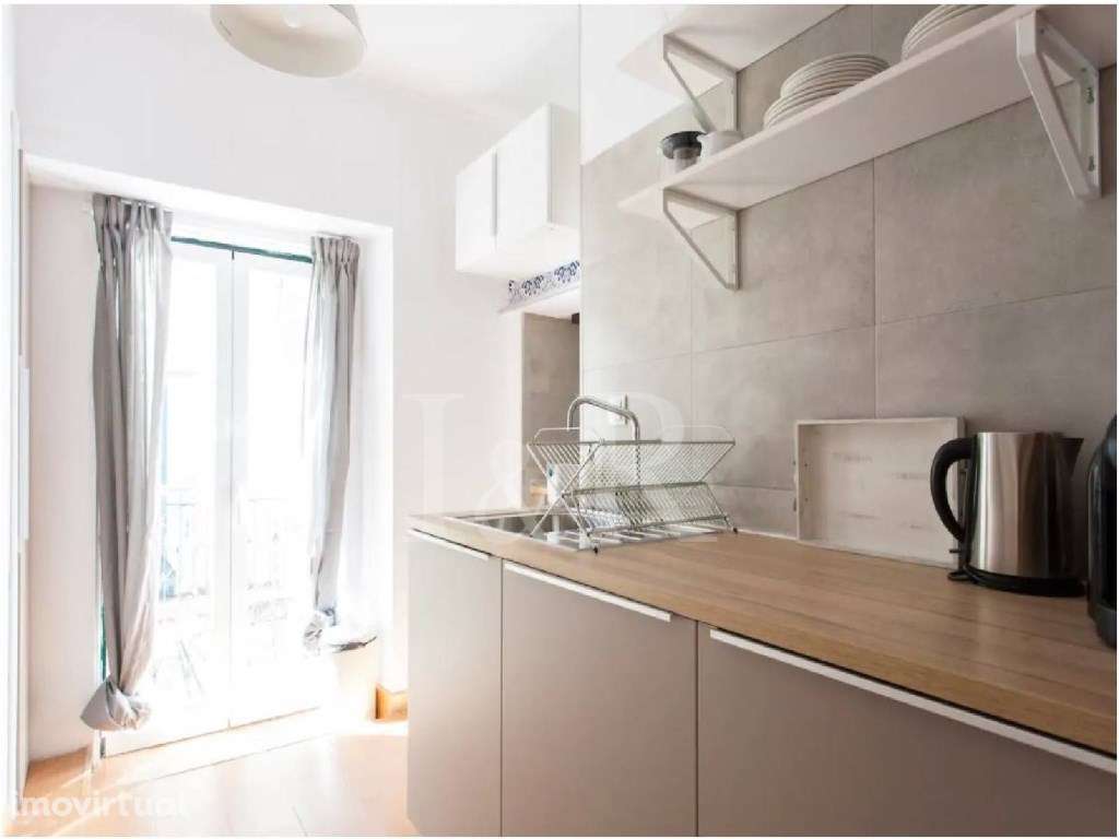 Apartamento T3 renovado e luminoso na Baixa de Lisboa - Grande imagem: 5/17