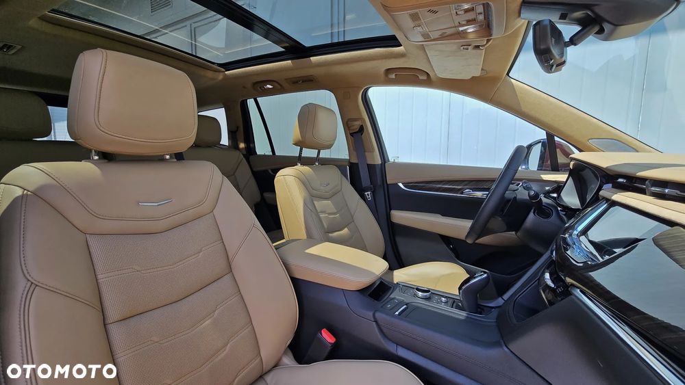 Cadillac XT6 - 12