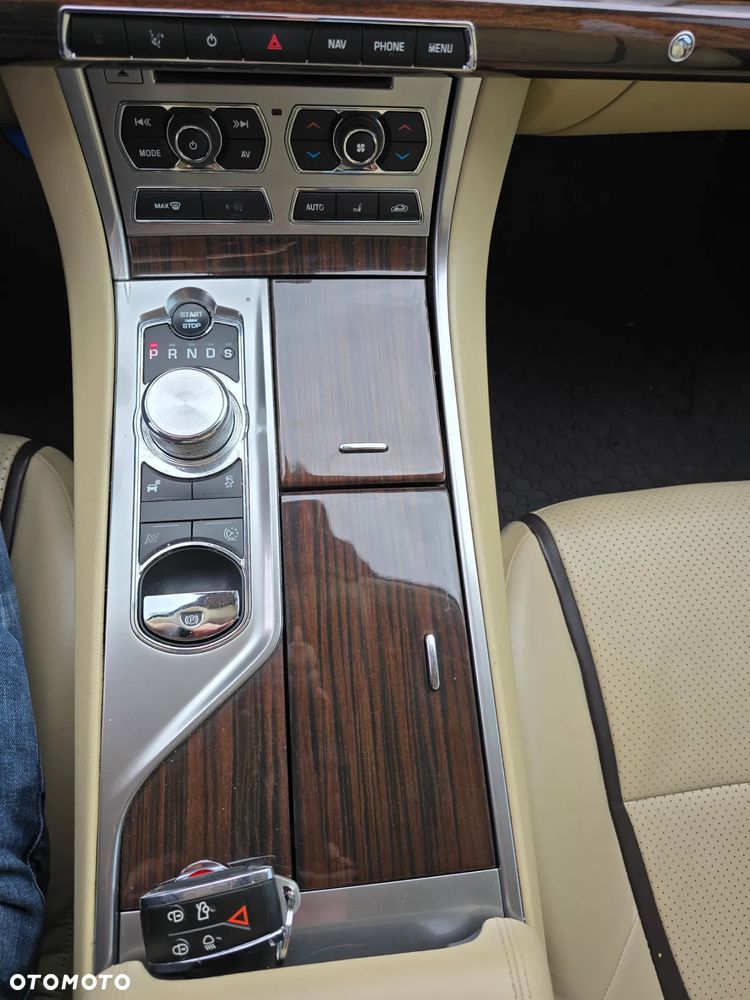 Jaguar XF 5.0 V8 Portfolio - 25