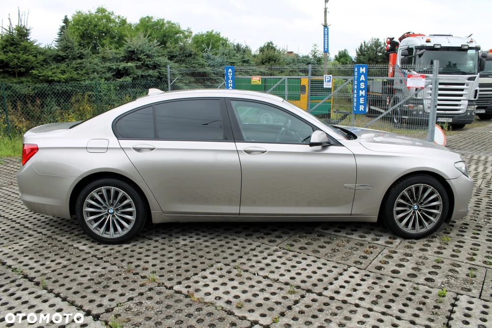 BMW Seria 7 730d Blue Performance - 10
