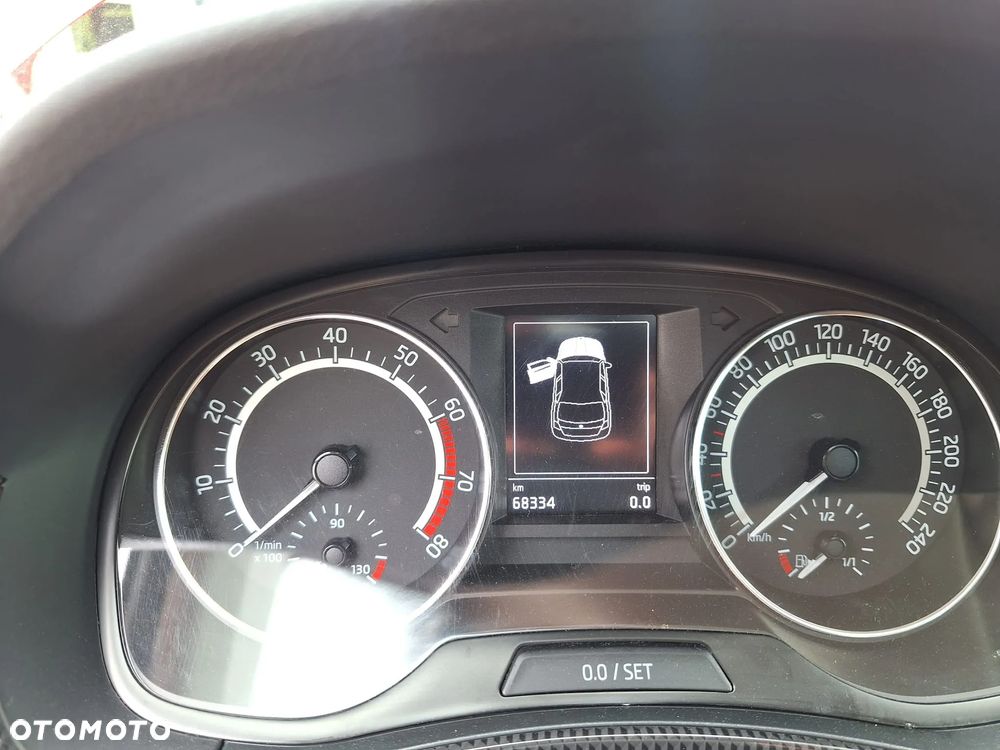 Skoda Fabia 1.2 TSI Monte Carlo - 5