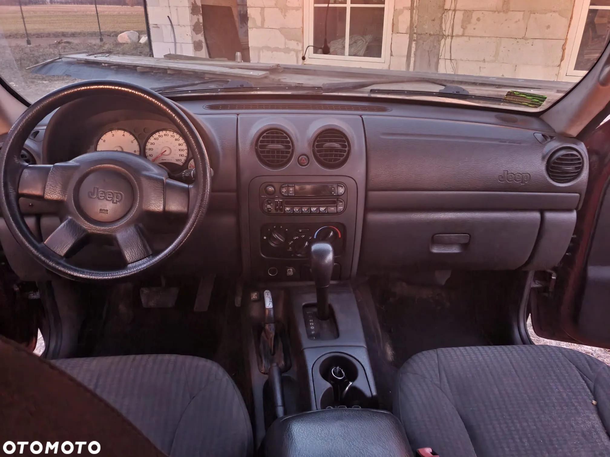 Jeep Liberty 3.7 4x4 - 8