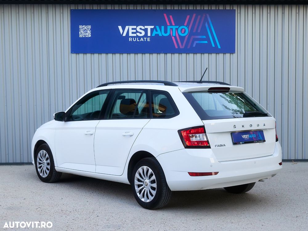 Skoda Fabia 2022 photo 3