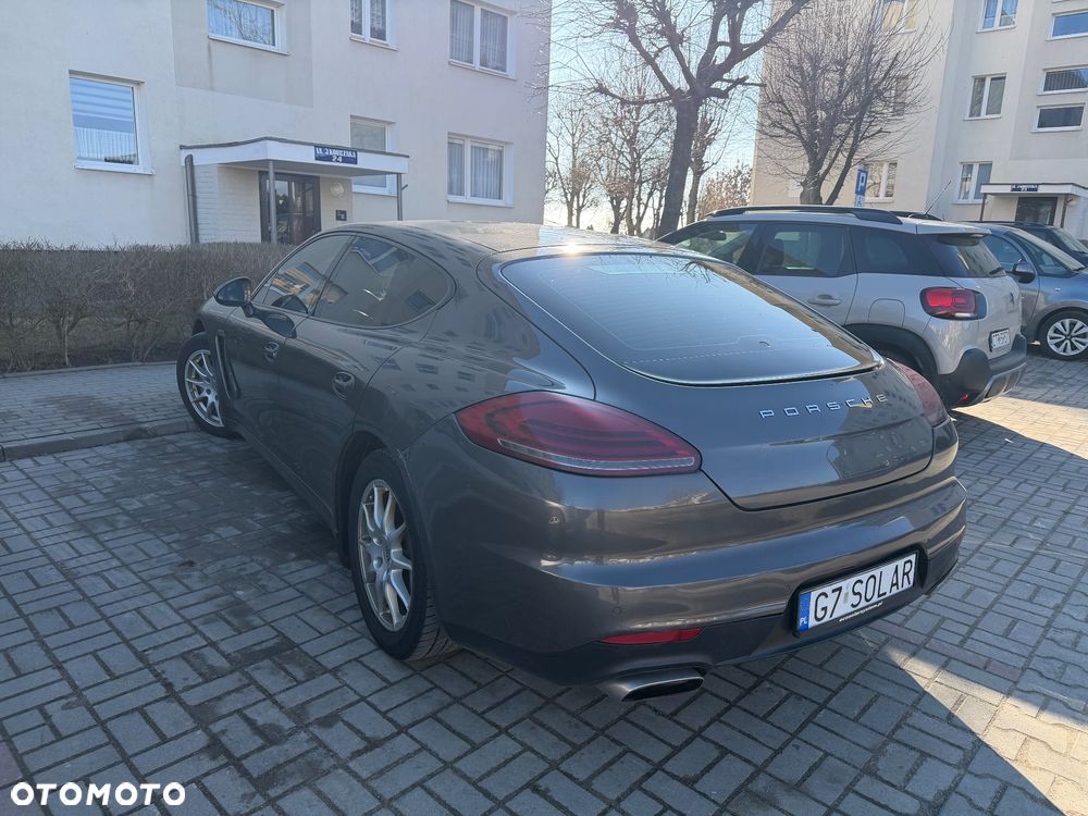 Porsche Panamera - 12