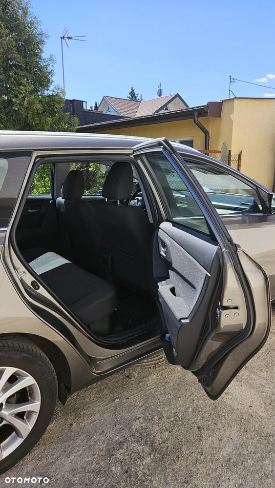 Toyota Auris Hybrid 135 Prestige - 11